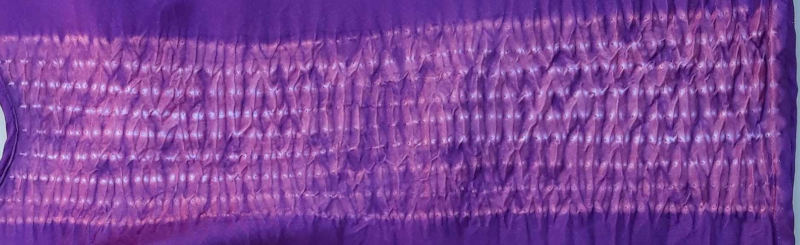 Detail techniky šité batiky – mokume